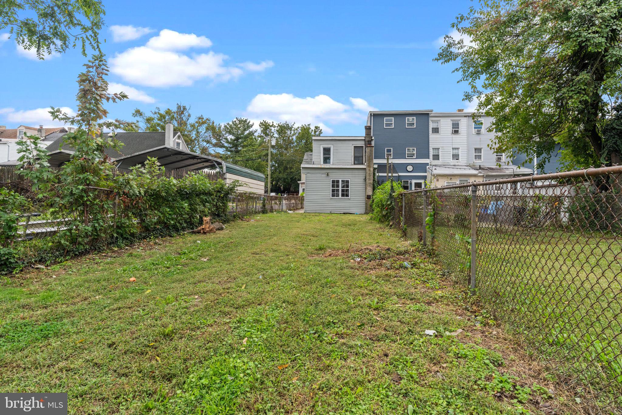 327 MERCER STREET