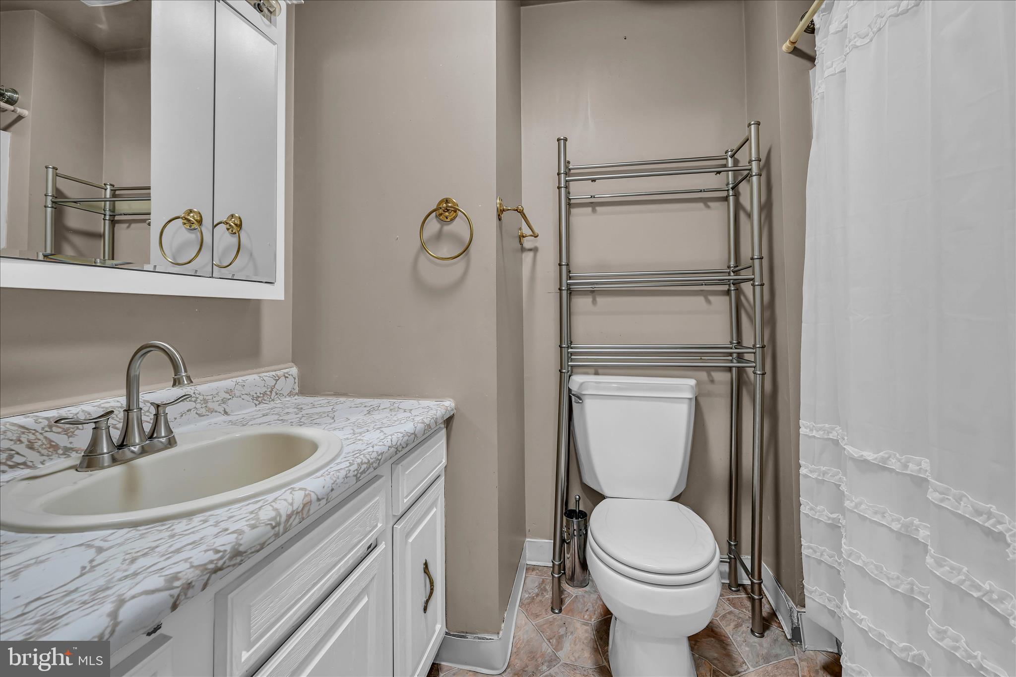 WHITFORD HILL - Residential