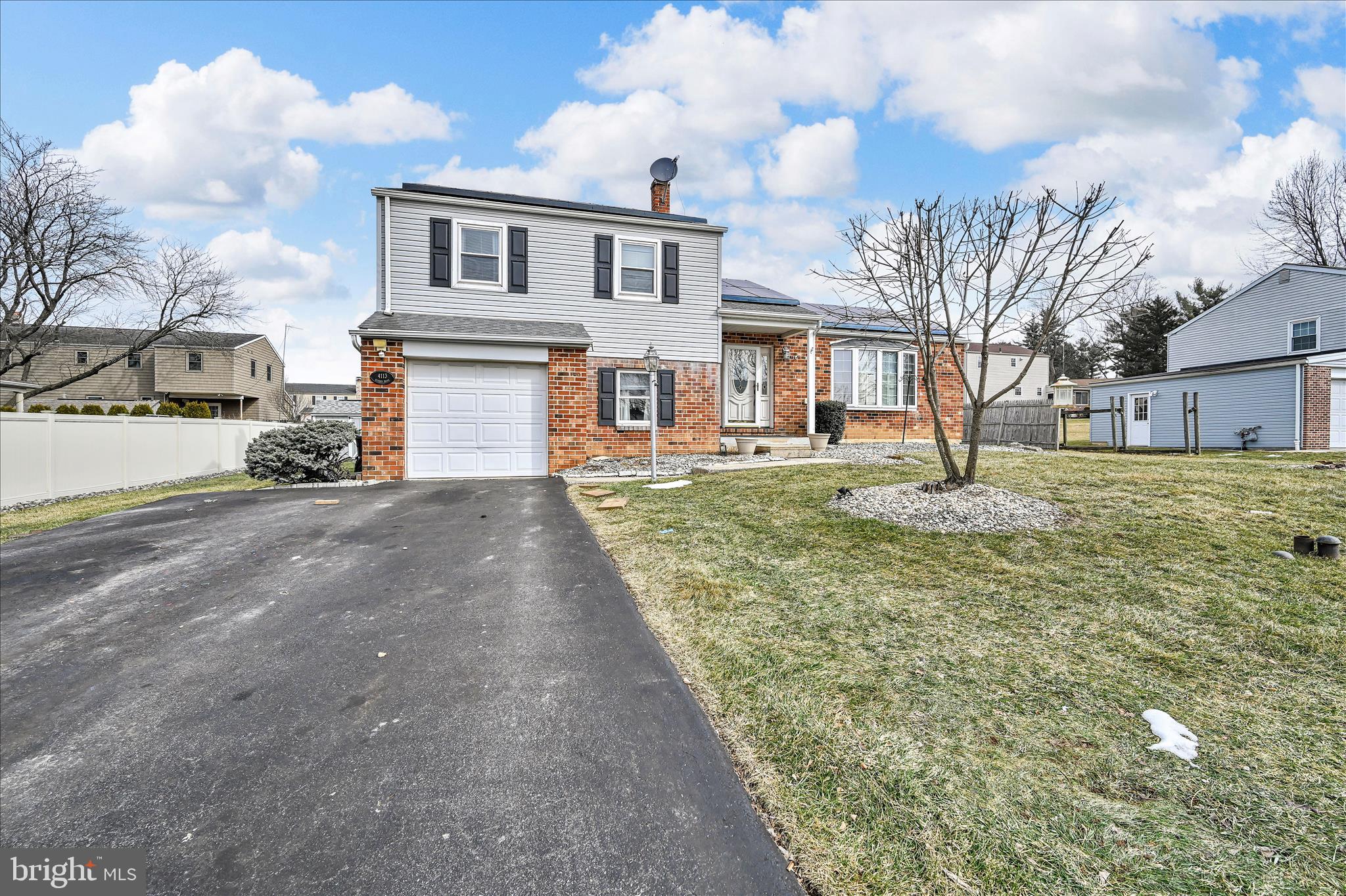 WHITFORD HILL - Residential