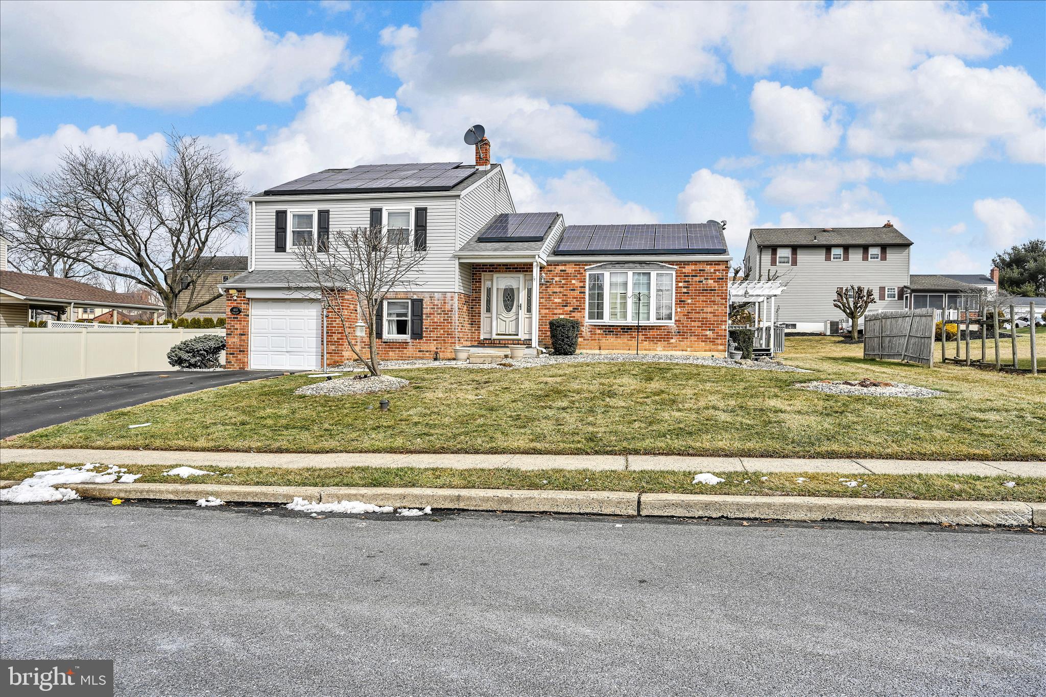 WHITFORD HILL - Residential