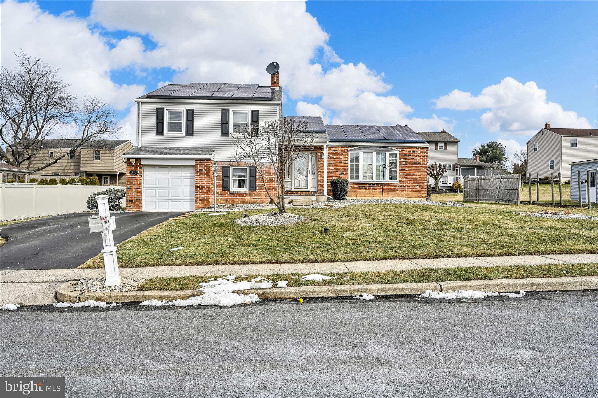 WHITFORD HILL - Residential