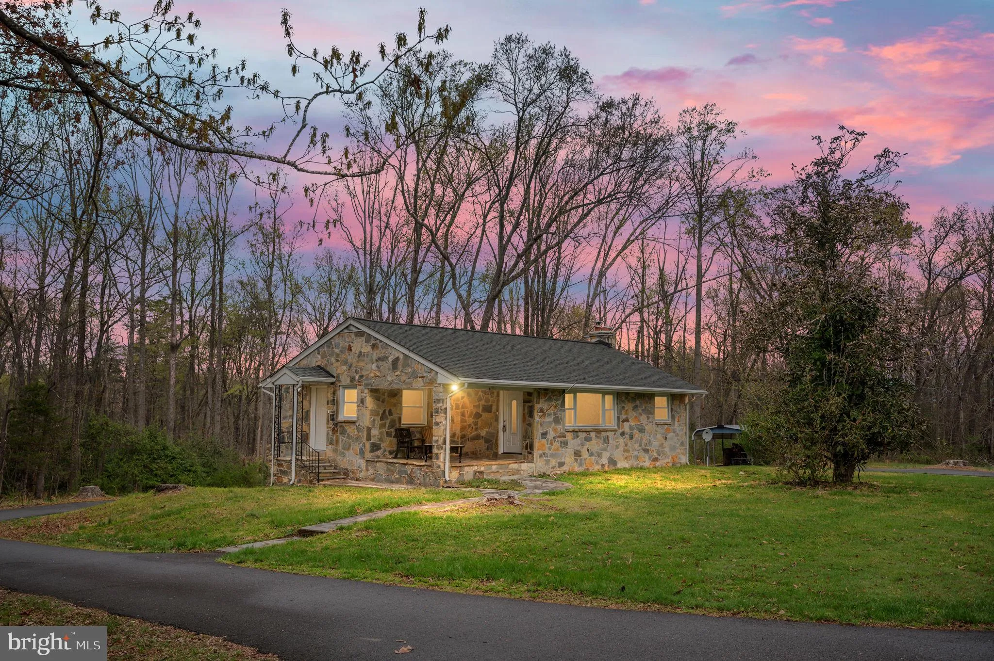 Fredericksburg, Virginia 22405, United States, 3 Bedrooms Bedrooms, ,2 BathroomsBathrooms,Residential,Coming Soon,98576