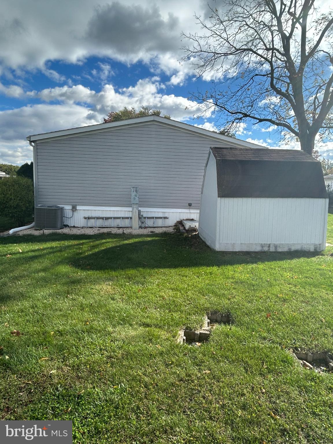 HAMPDEN VILLAGE MHP - Residential