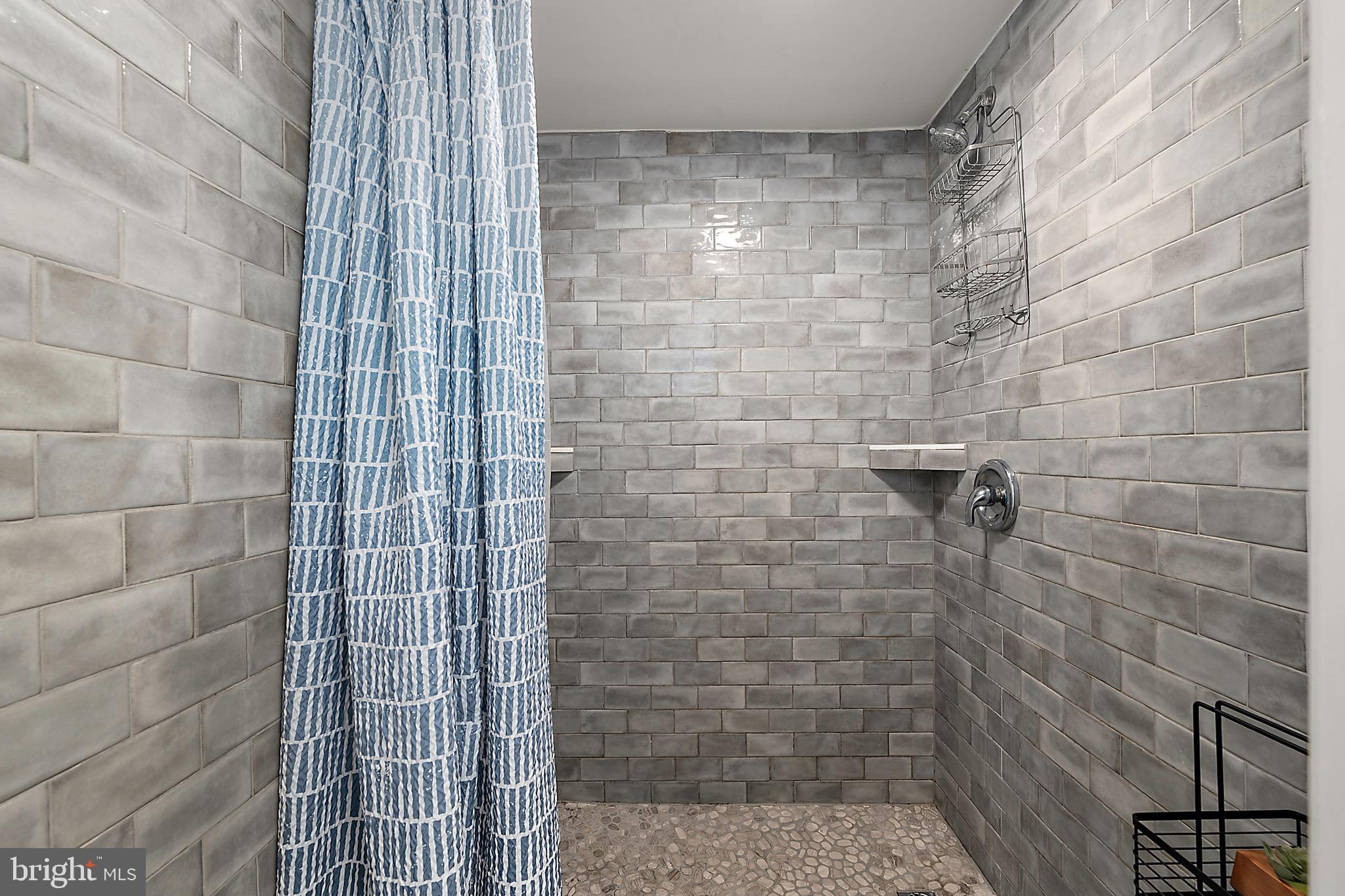 HITCHENS & TRIMPER - Residential