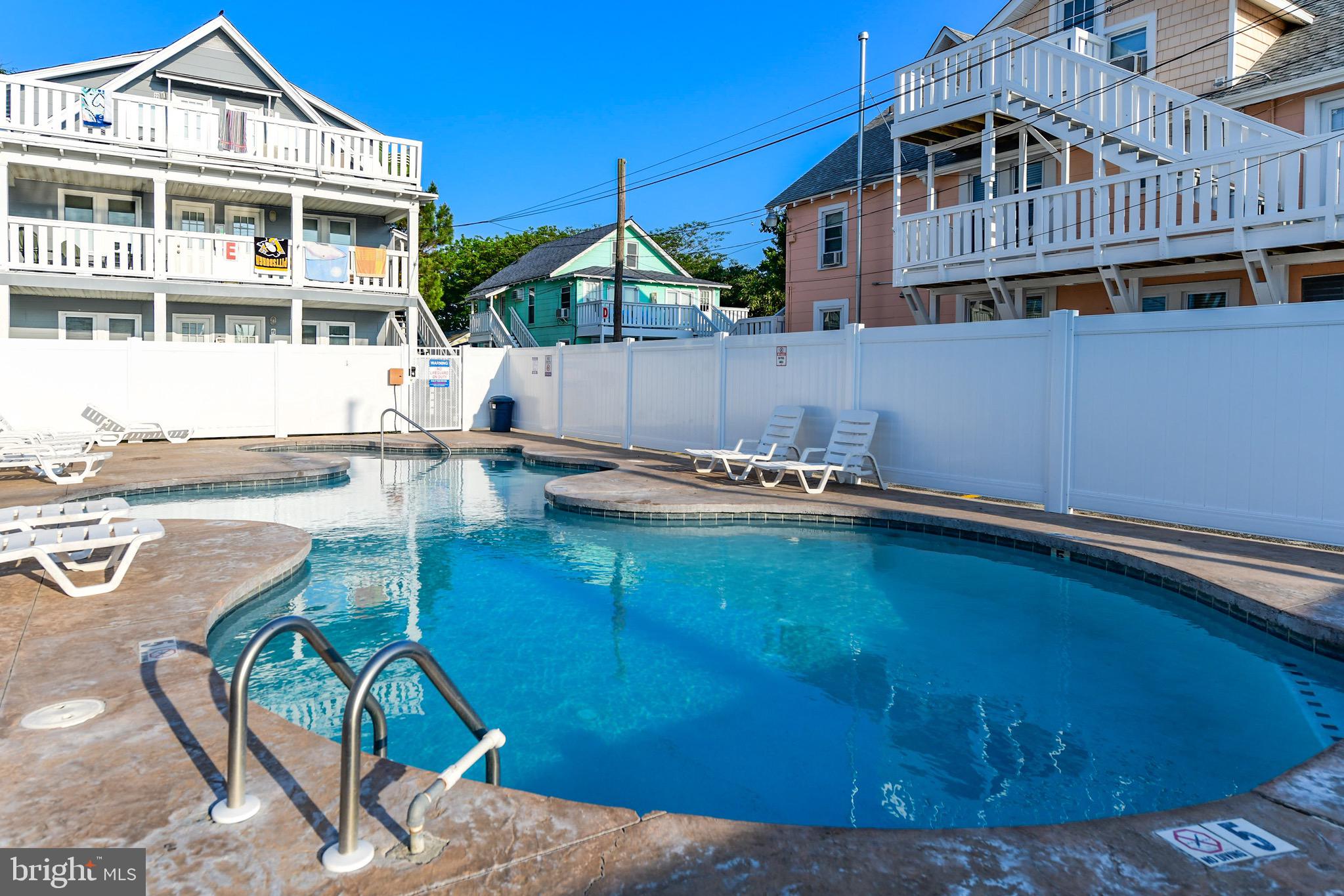 HITCHENS & TRIMPER - Residential