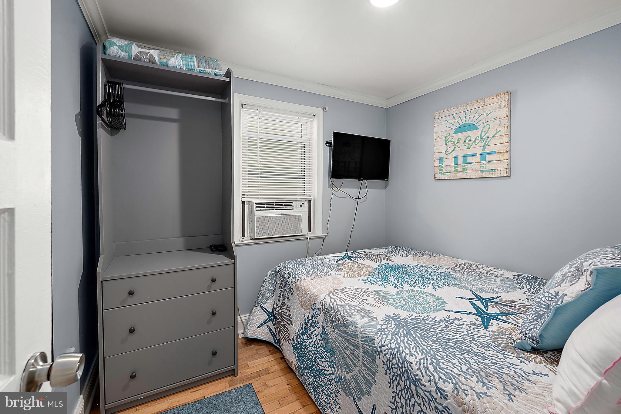 HITCHENS & TRIMPER - Residential