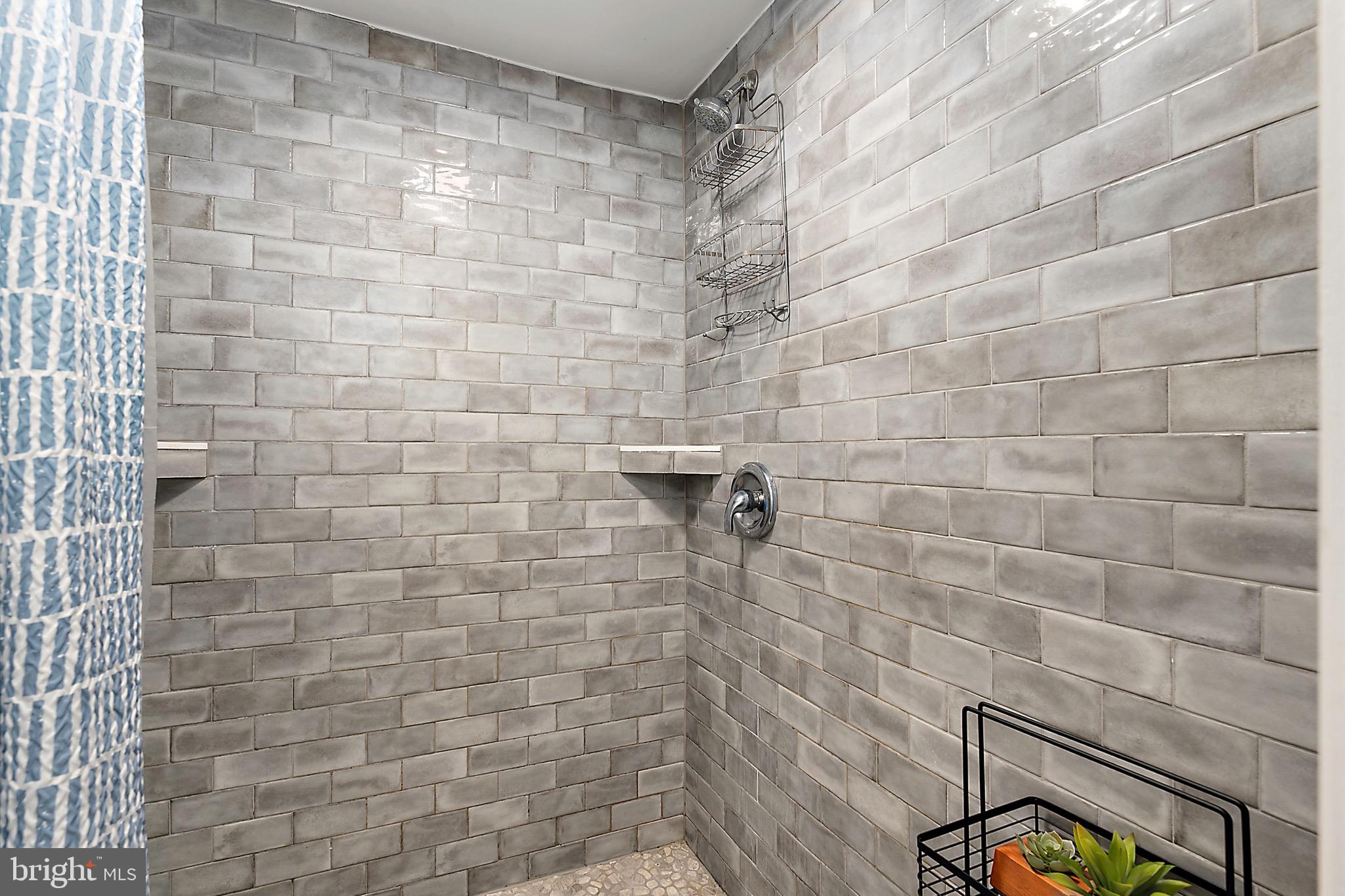 HITCHENS & TRIMPER - Residential