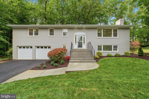 Photo of 9312 Hamilton Drive, FAIRFAX, VA 22031 (MLS # VAFX2310208)