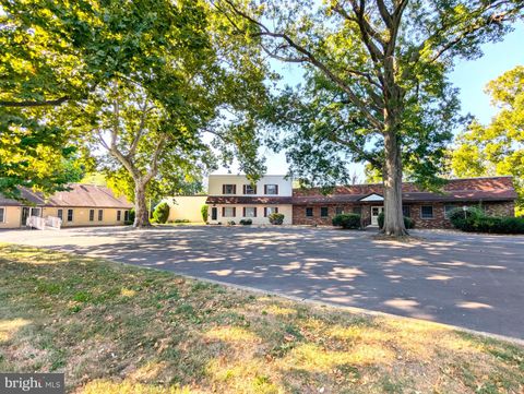 10-16 REEVES AVENUE HAMILTON NJ 08610