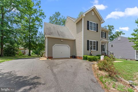 Homes For Sale - 112 Central Parkway<br/> AYLETT, VA 23009