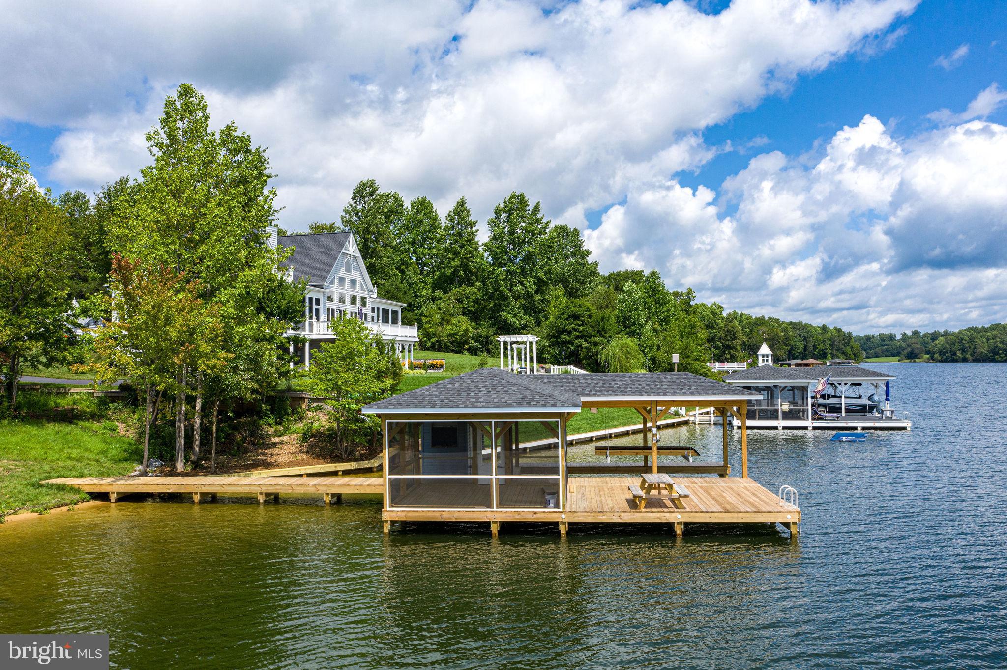 SUMMERVIEW POINT - Residential