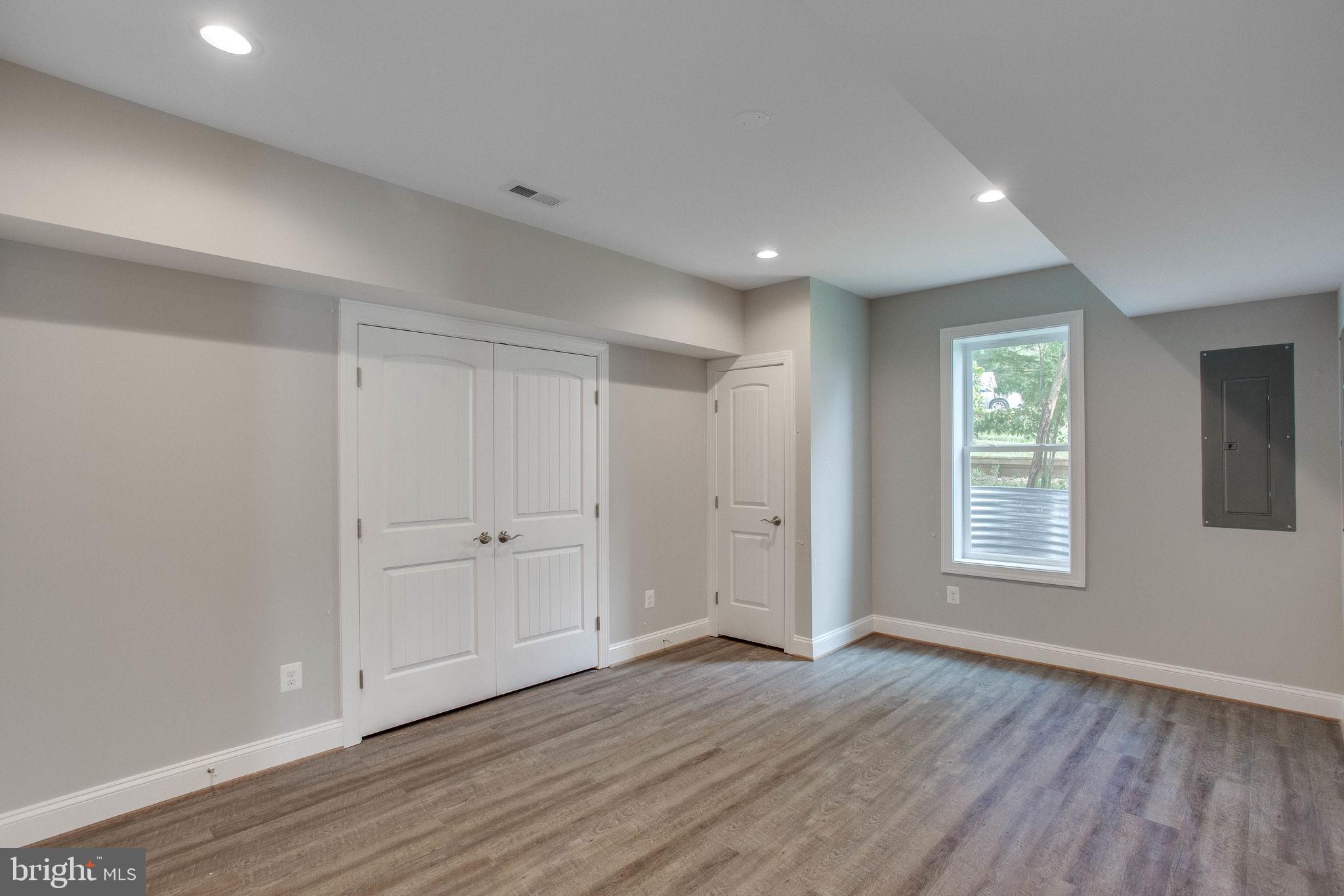 SUMMERVIEW POINT - Residential