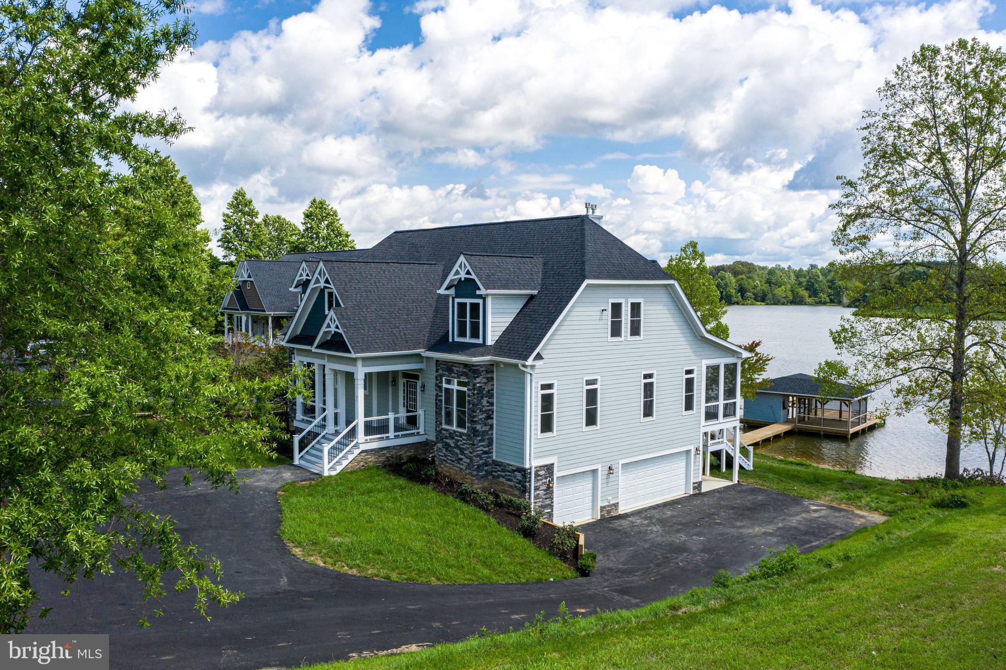 SUMMERVIEW POINT - Residential