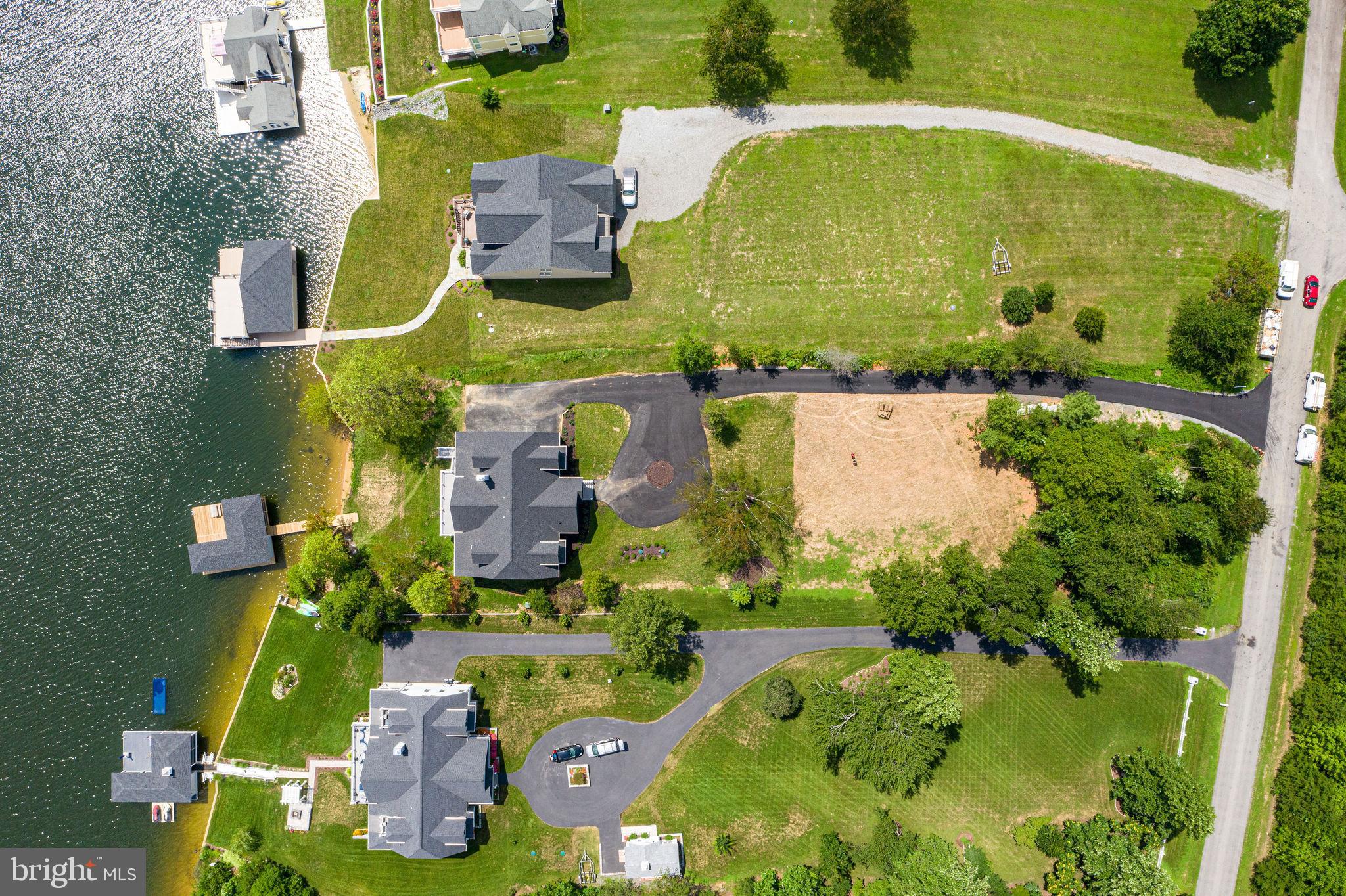 SUMMERVIEW POINT - Residential