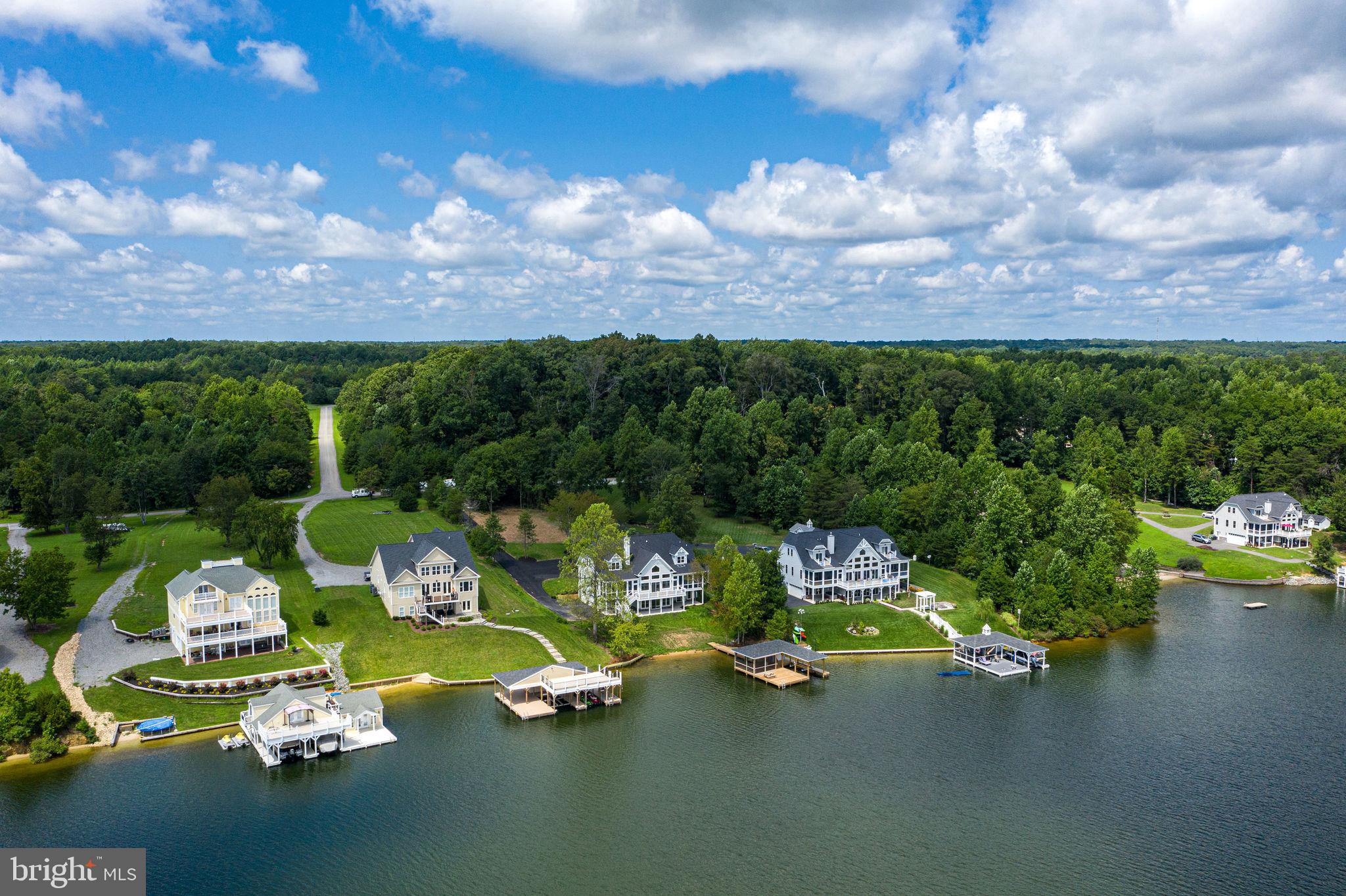 SUMMERVIEW POINT - Residential