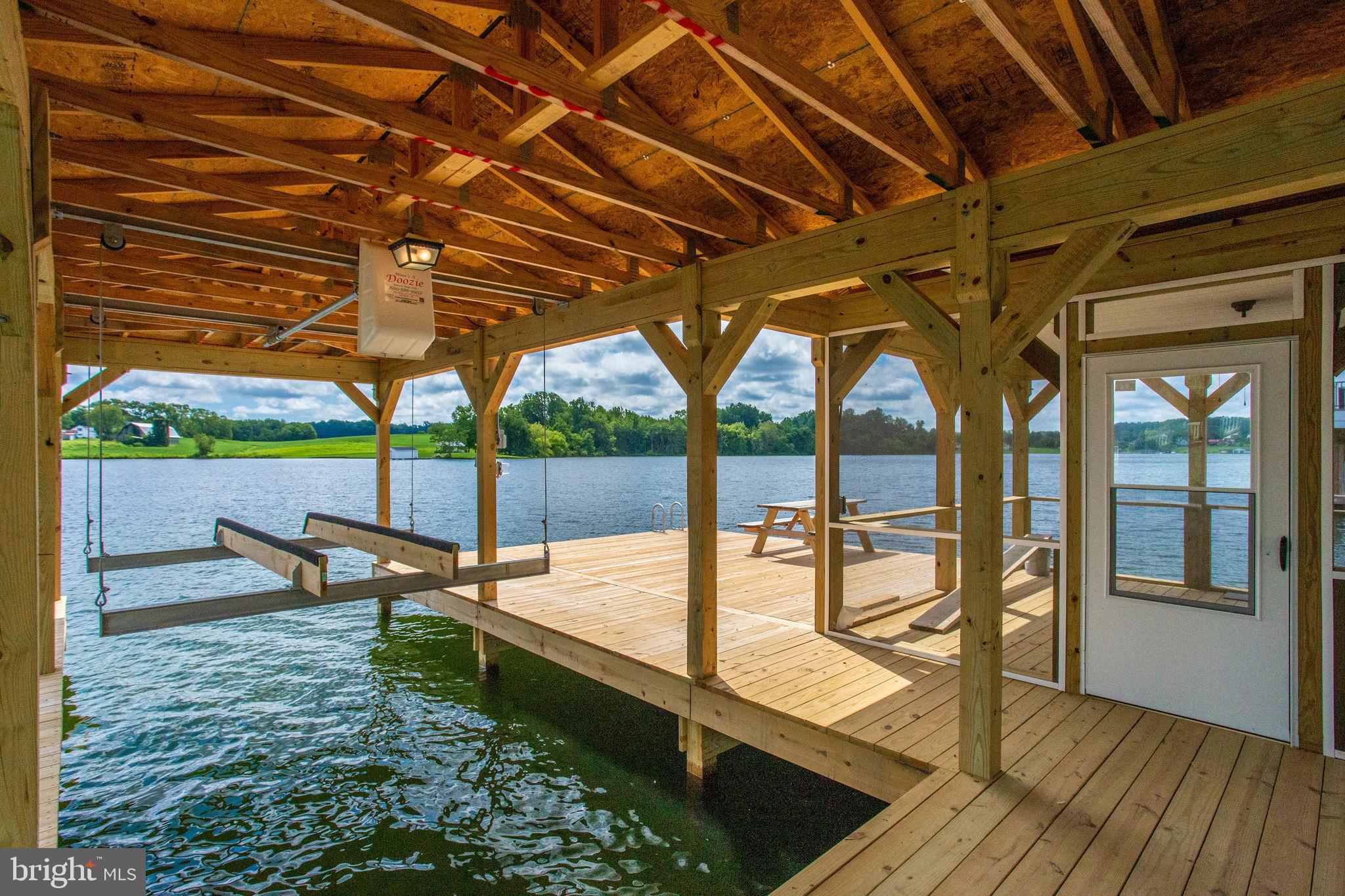 SUMMERVIEW POINT - Residential