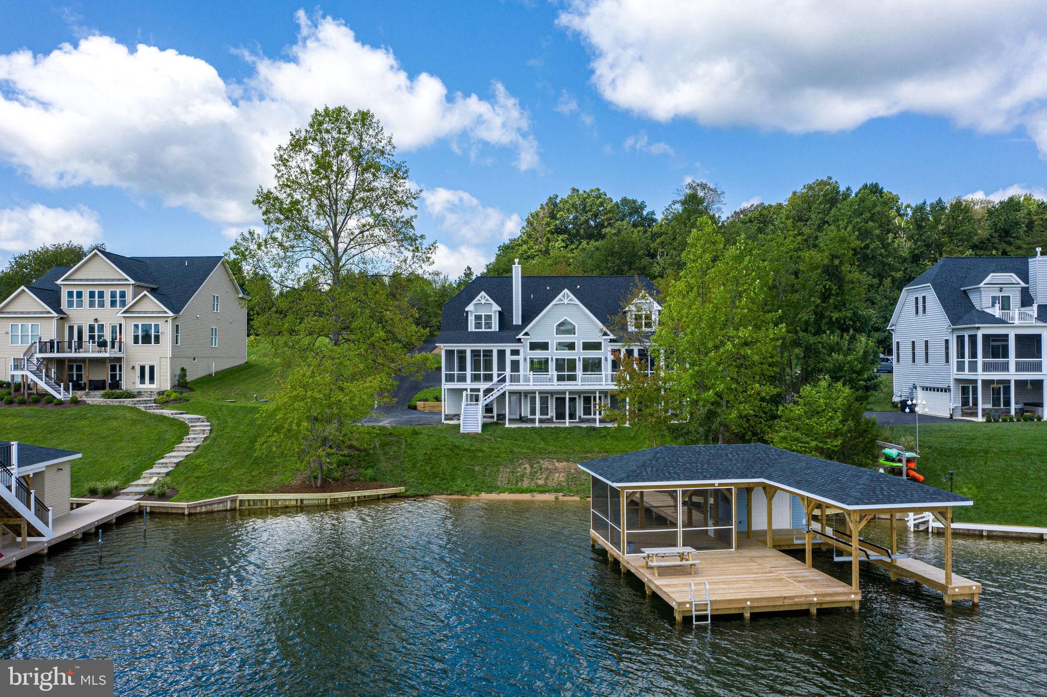 SUMMERVIEW POINT - Residential