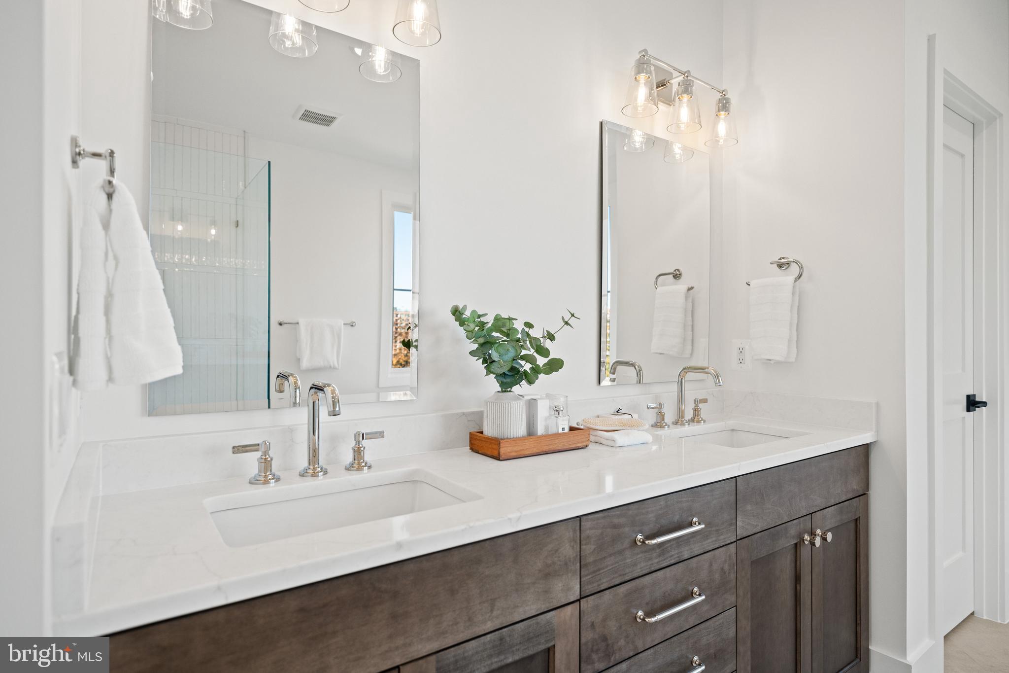 OAKCREST - Residential