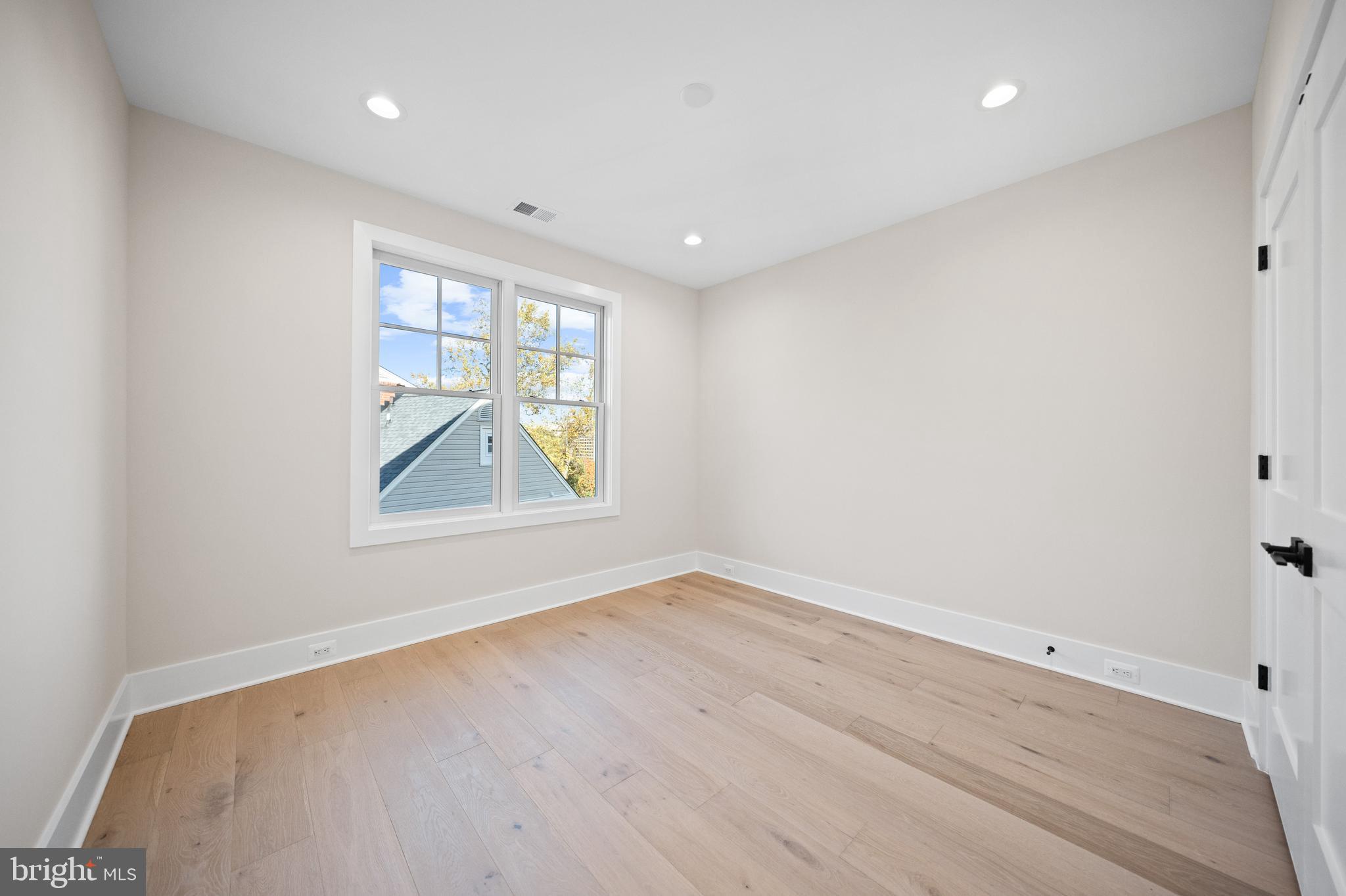 OAKCREST - Residential