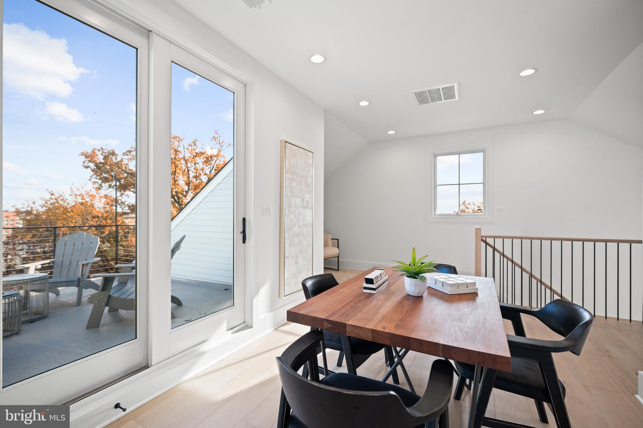 OAKCREST - Residential