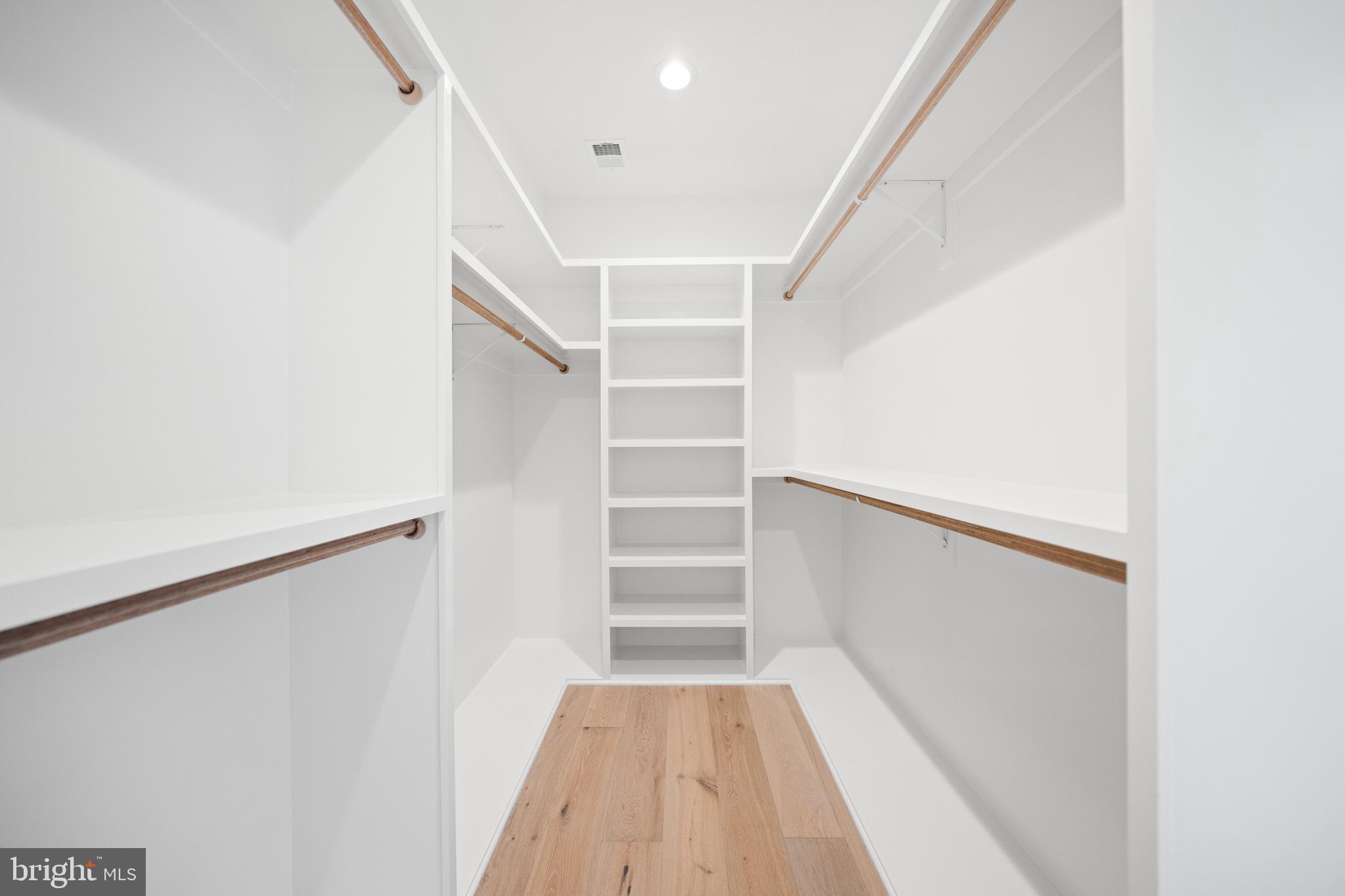 OAKCREST - Residential