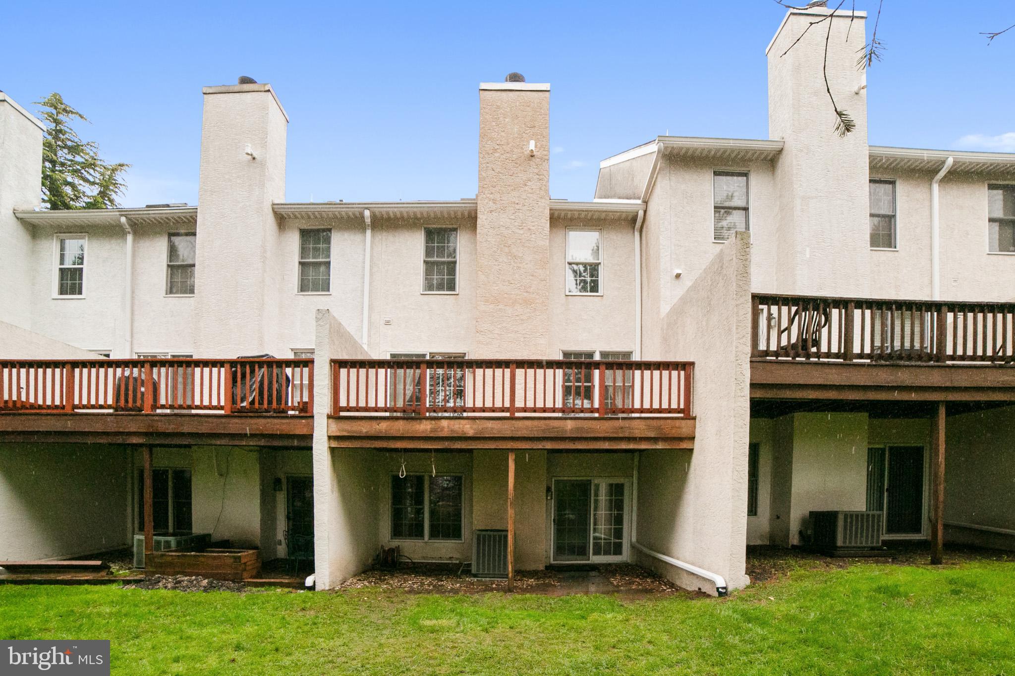 LAFAYETTE HILL - Residential