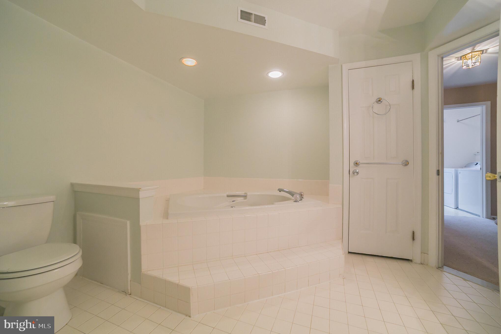 LAFAYETTE HILL - Residential