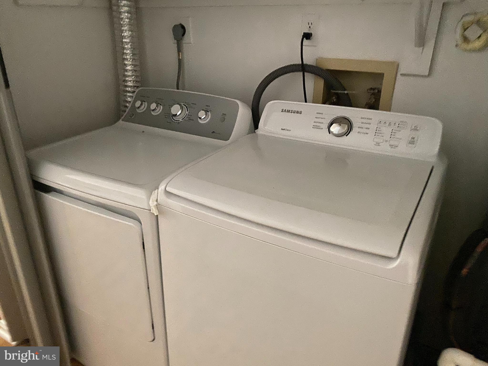 TANGLEWOOD TOWNHOMES SUB - Residential Lease