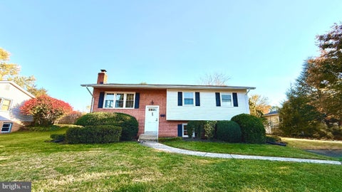 Photo of 10005 Copeland Drive, MANASSAS, VA 20109 (MLS # VAPW2133400)