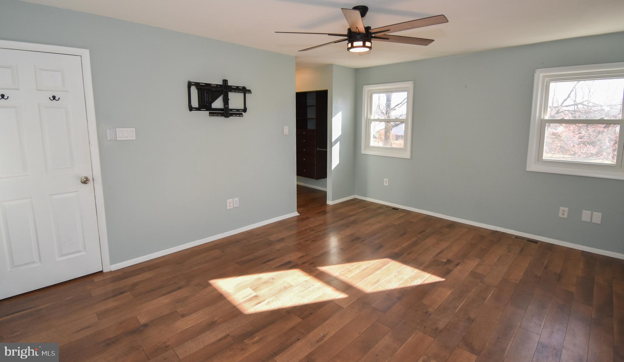 NEWTOWN CROSSING - Residential Lease