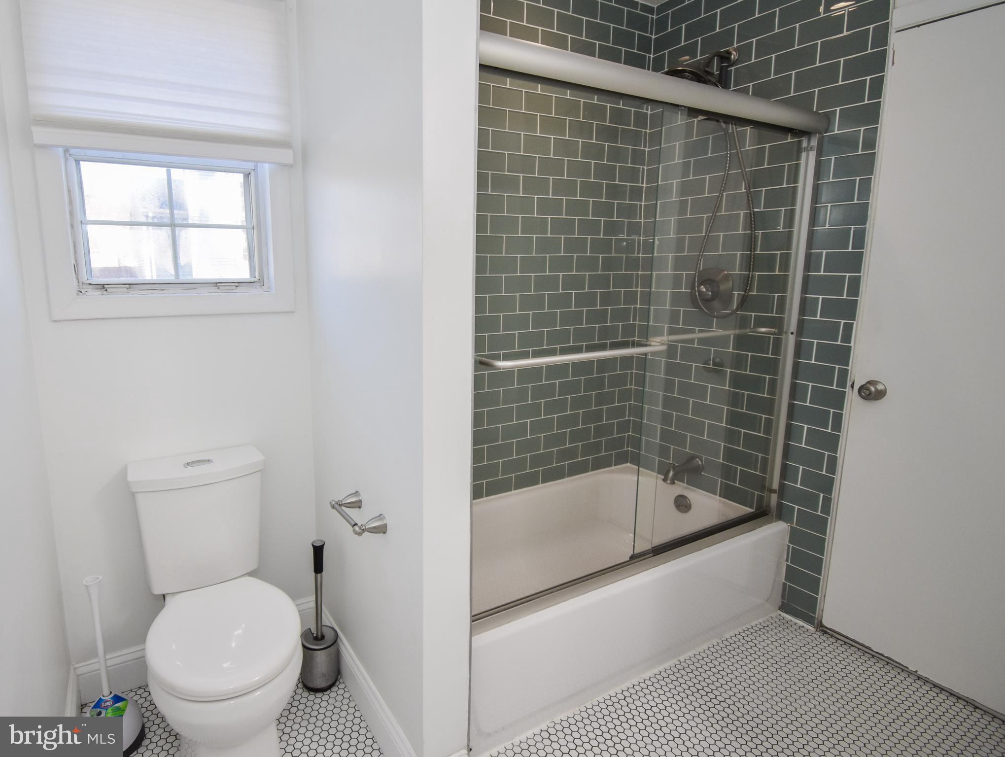 NEWTOWN CROSSING - Residential Lease