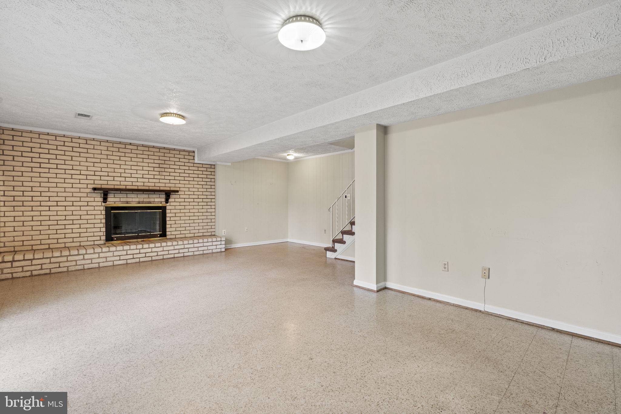 ORANGE HUNT ESTATES - Residential