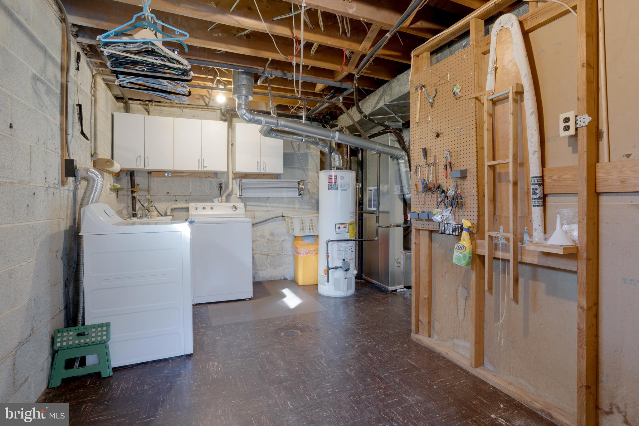 ROLLING VALLEY - Residential Lease