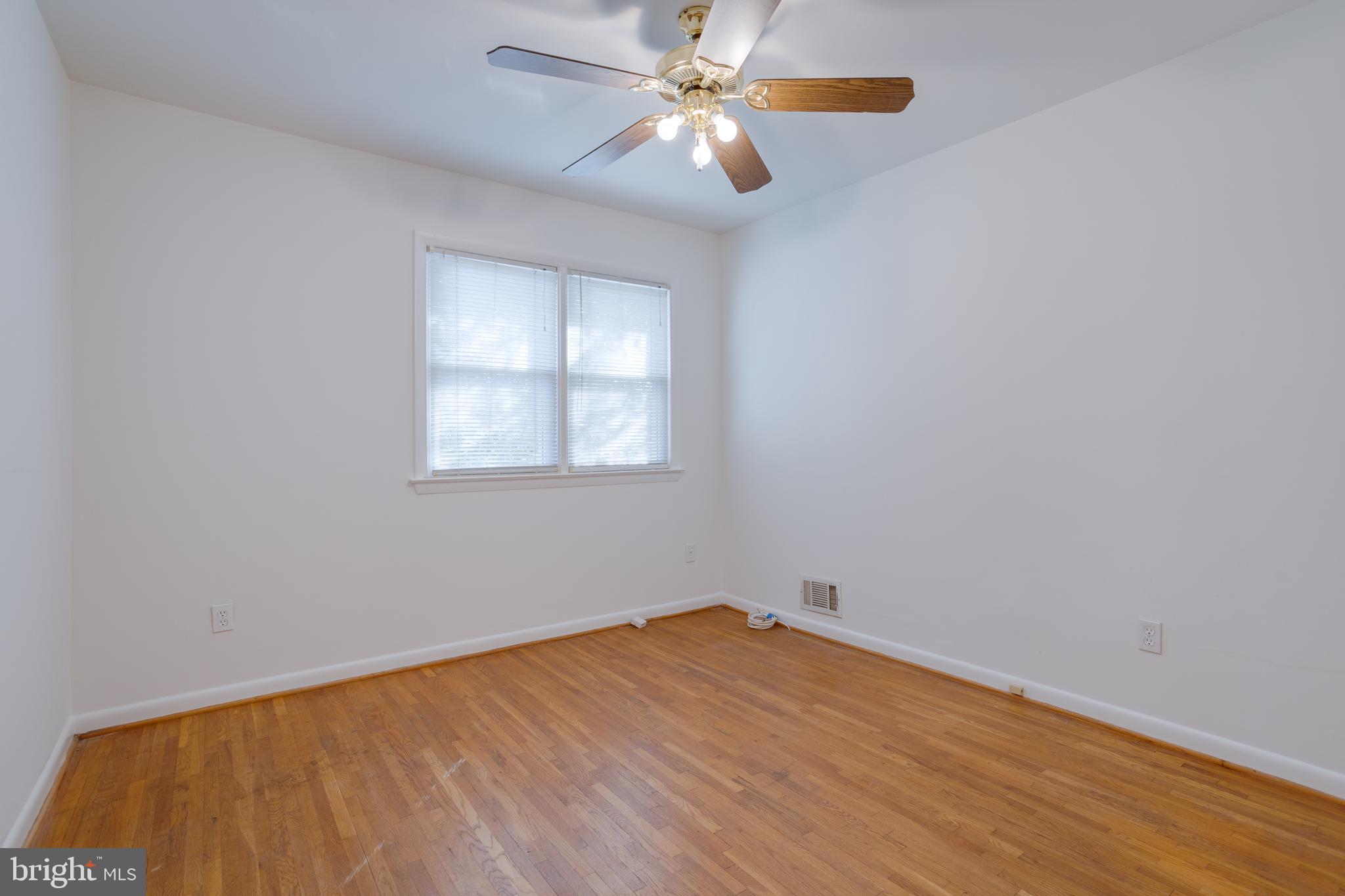 ROLLING VALLEY - Residential Lease