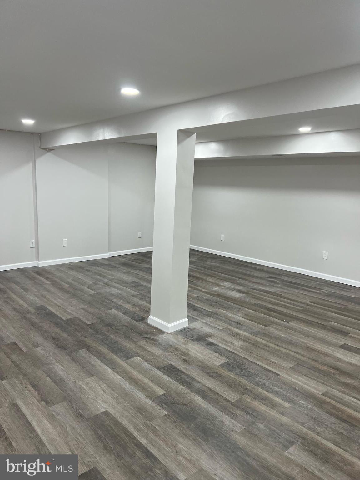 ROLLING VALLEY - Residential Lease