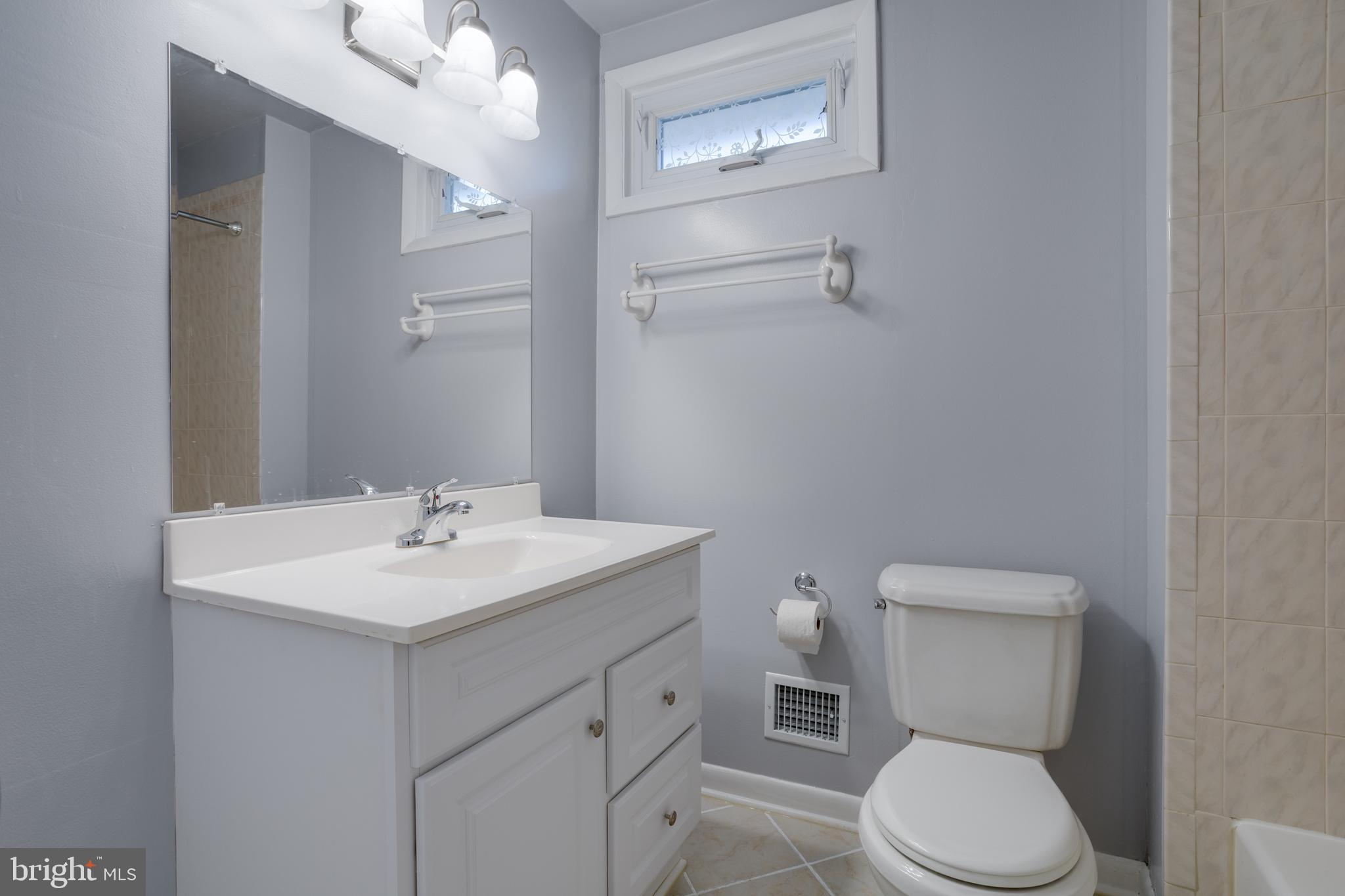 ROLLING VALLEY - Residential Lease