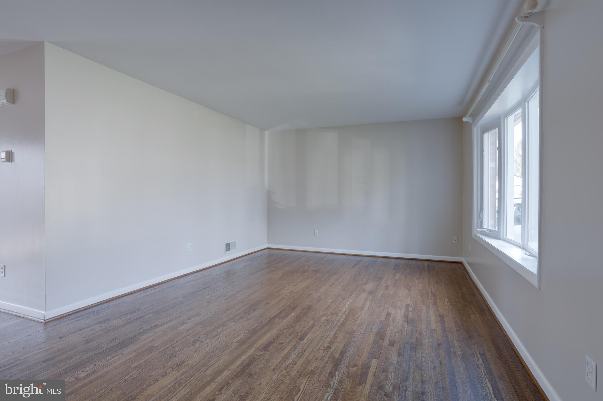 ROLLING VALLEY - Residential Lease