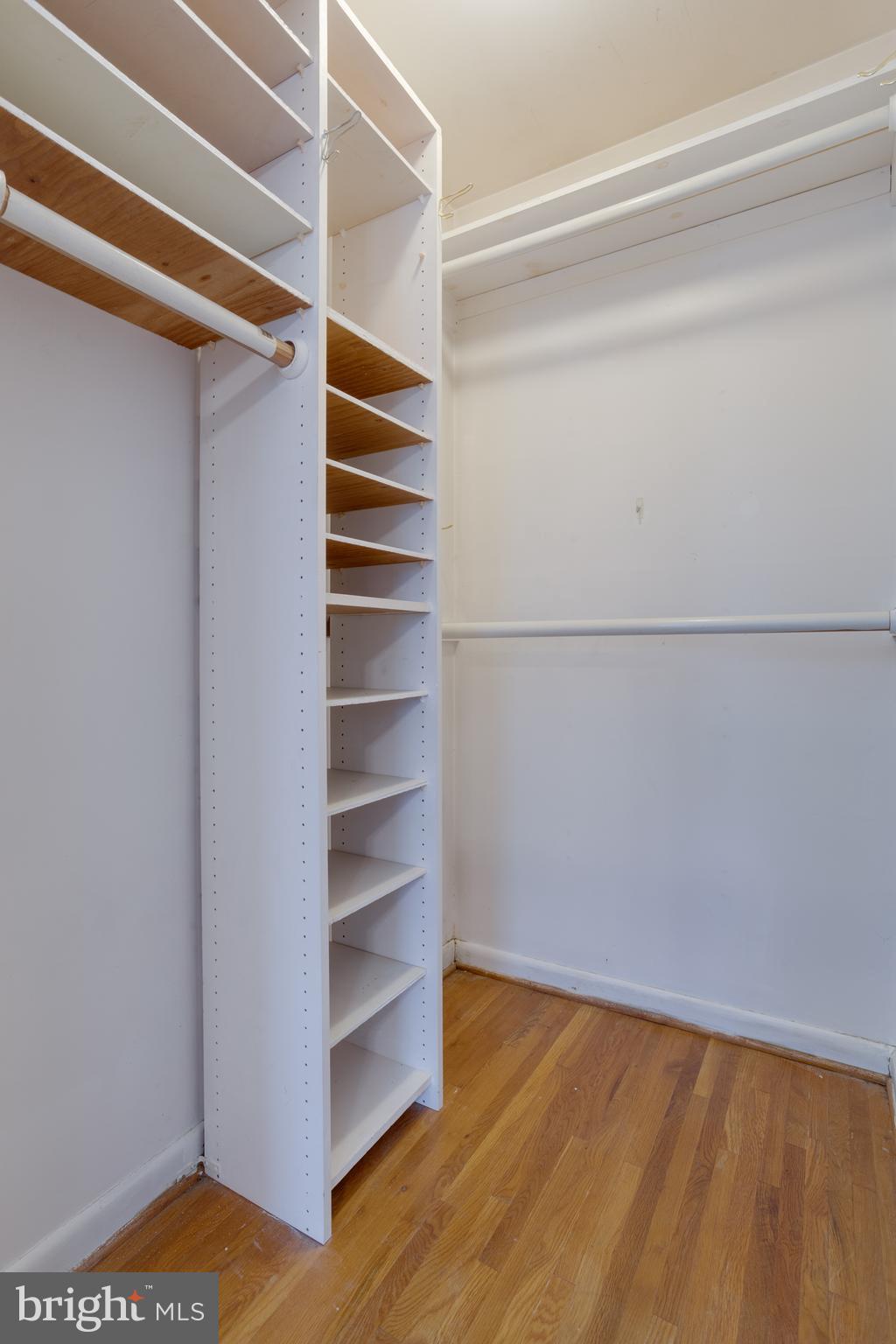 ROLLING VALLEY - Residential Lease