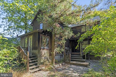 227 W FERRY ROAD YARDLEY PA 19067