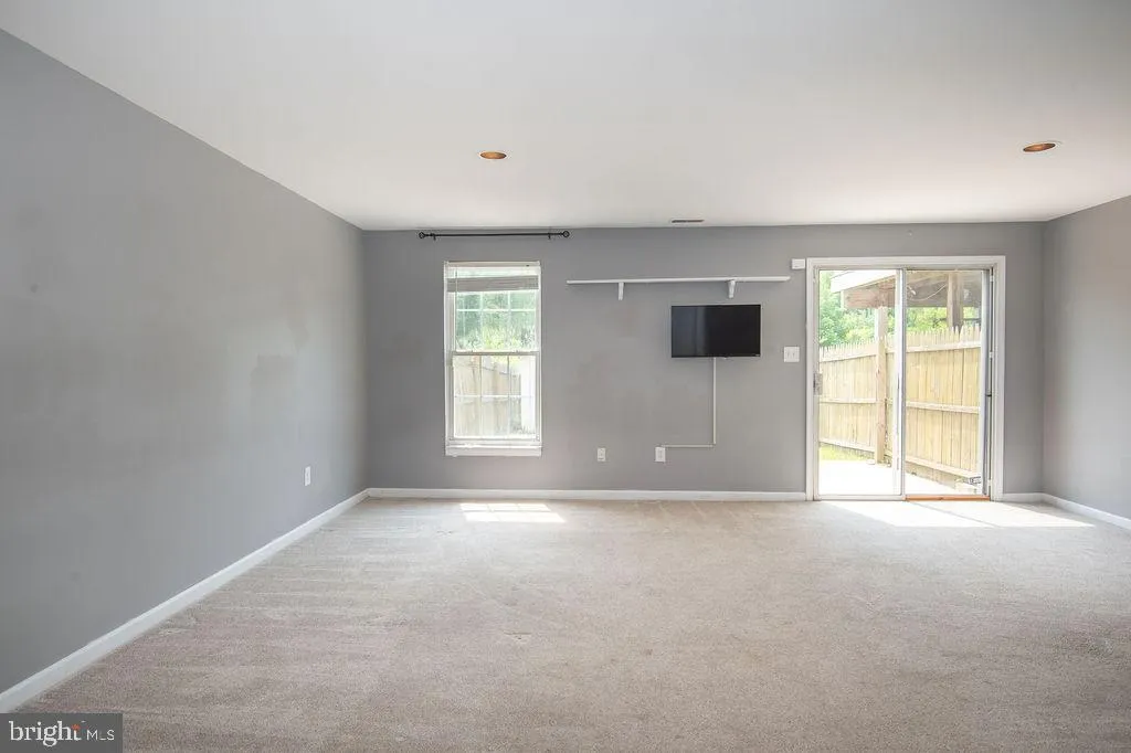 Newark, Delaware 19702, United States, 3 Bedrooms Bedrooms, ,3 BathroomsBathrooms,Residential,Active,145193