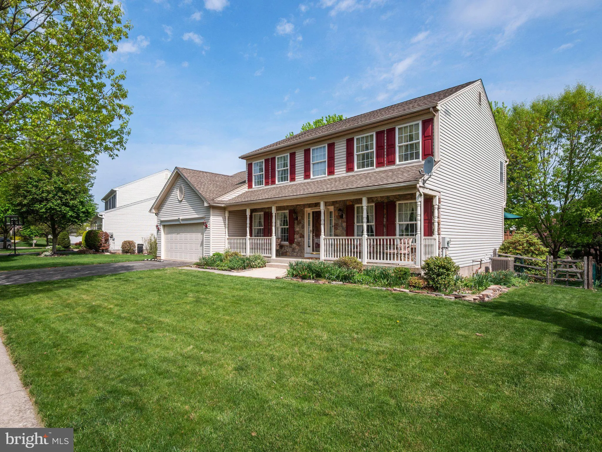Macungie, Pennsylvania 18062, United States, 4 Bedrooms Bedrooms, ,3 BathroomsBathrooms,Residential,Pending,123070