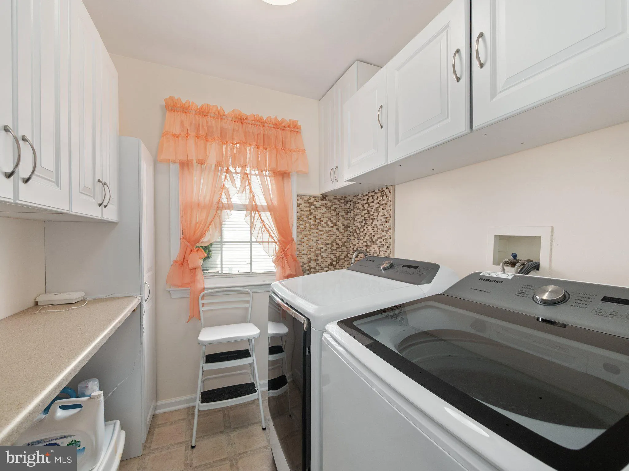 Macungie, Pennsylvania 18062, United States, 4 Bedrooms Bedrooms, ,3 BathroomsBathrooms,Residential,Pending,123070