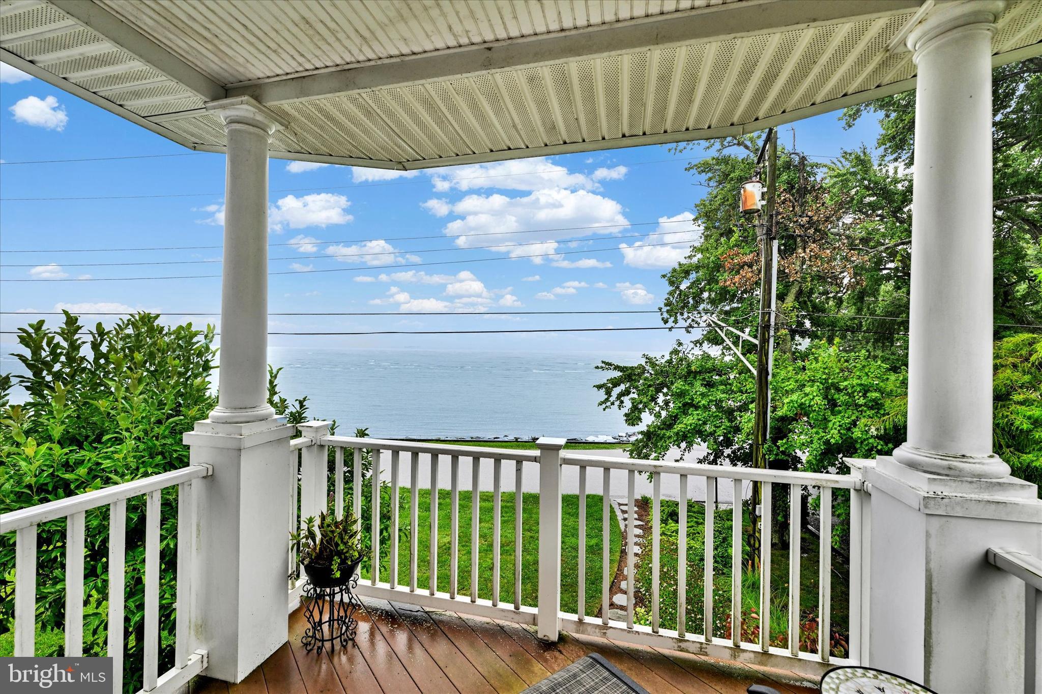 FRANKLIN MANOR BEACH - Residential