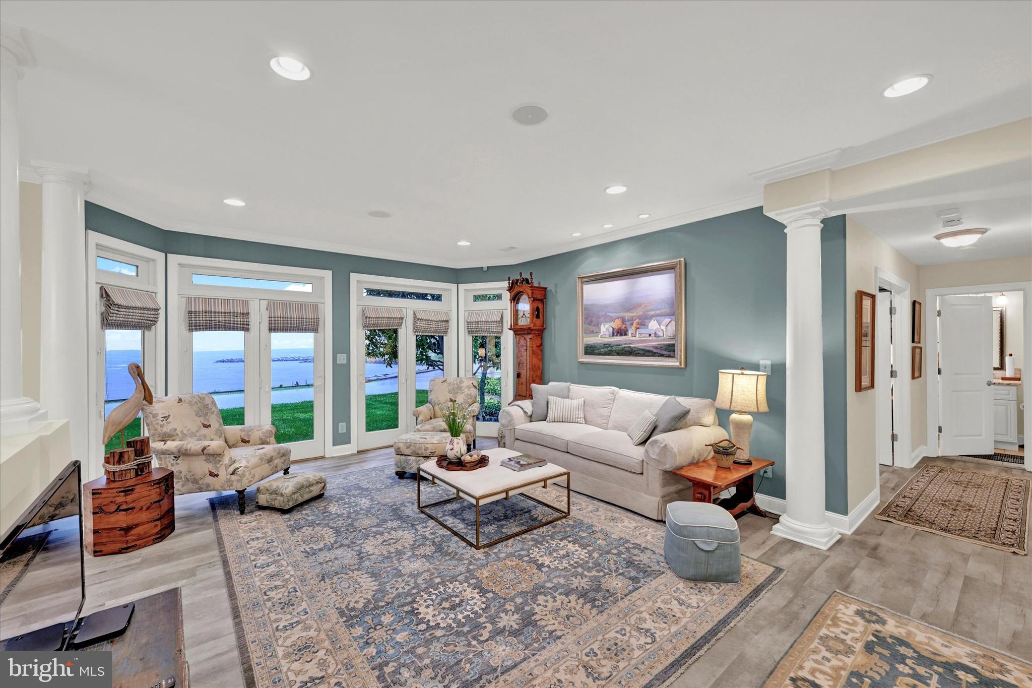 FRANKLIN MANOR BEACH - Residential