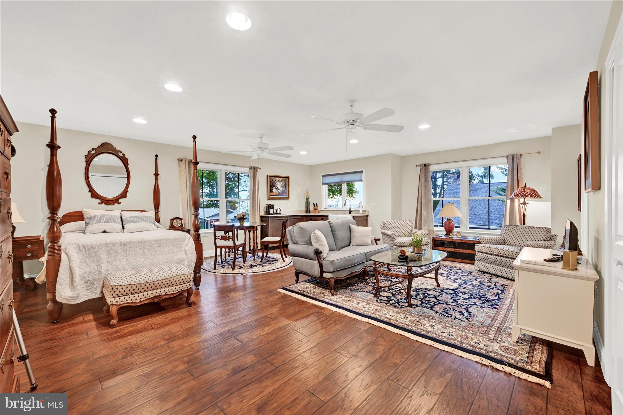 FRANKLIN MANOR BEACH - Residential