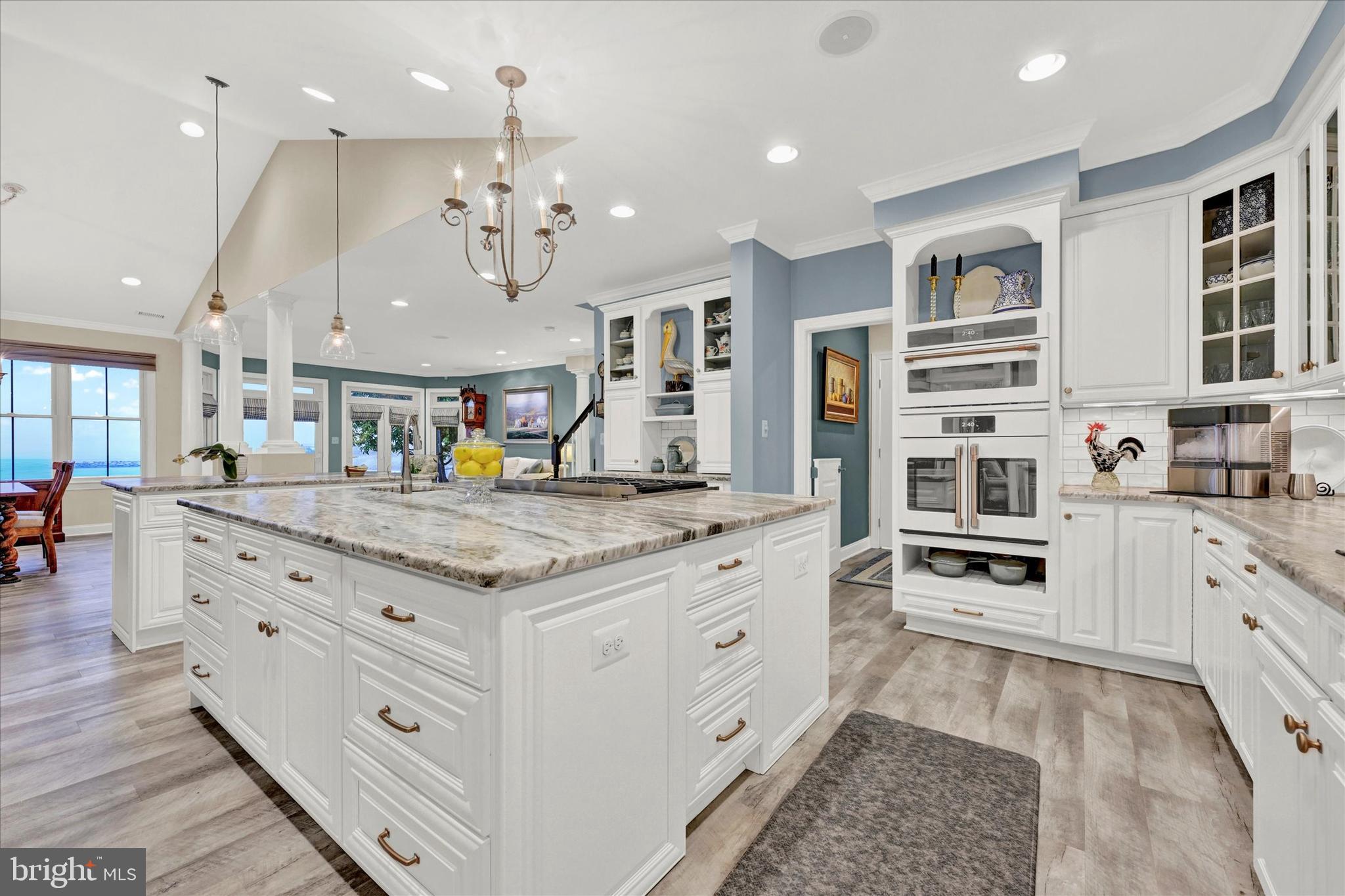 FRANKLIN MANOR BEACH - Residential