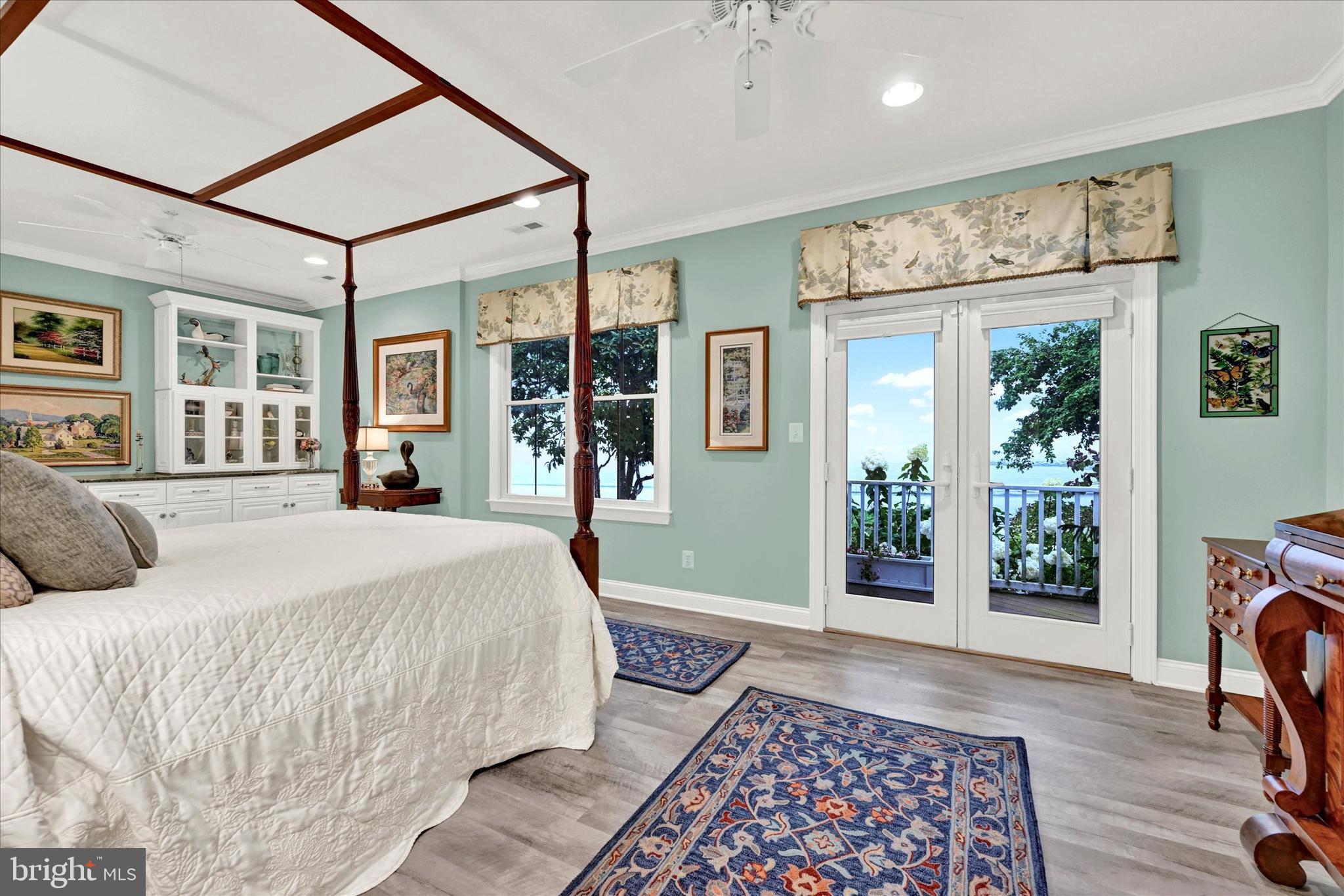 FRANKLIN MANOR BEACH - Residential