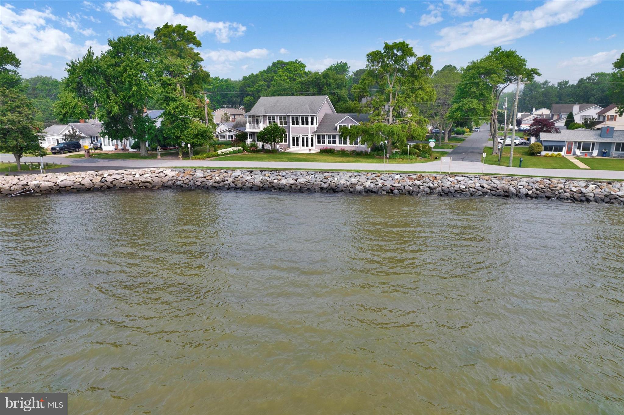 FRANKLIN MANOR BEACH - Residential