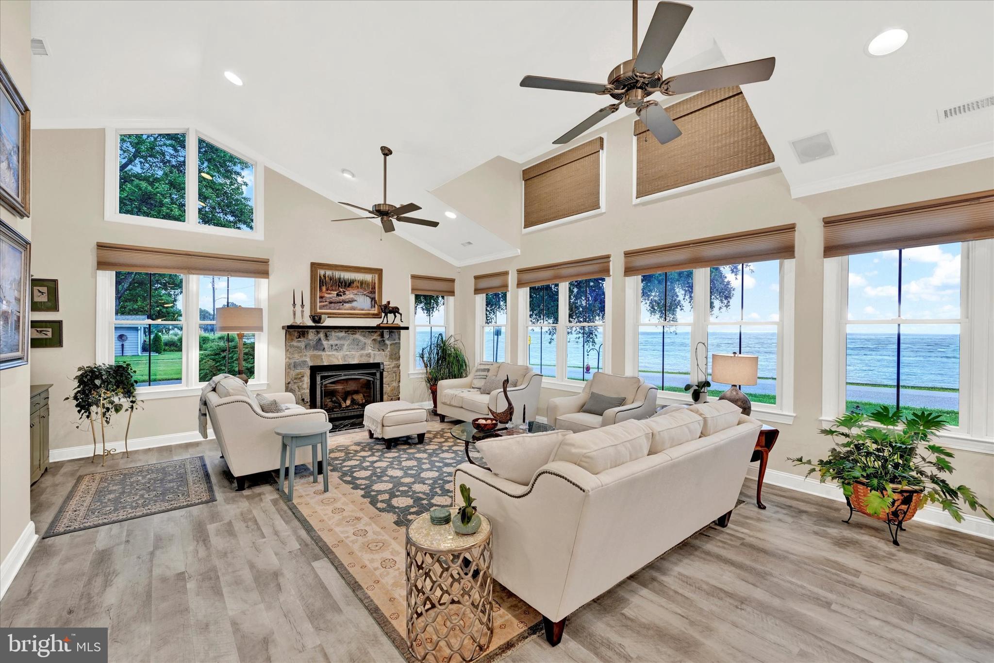 FRANKLIN MANOR BEACH - Residential