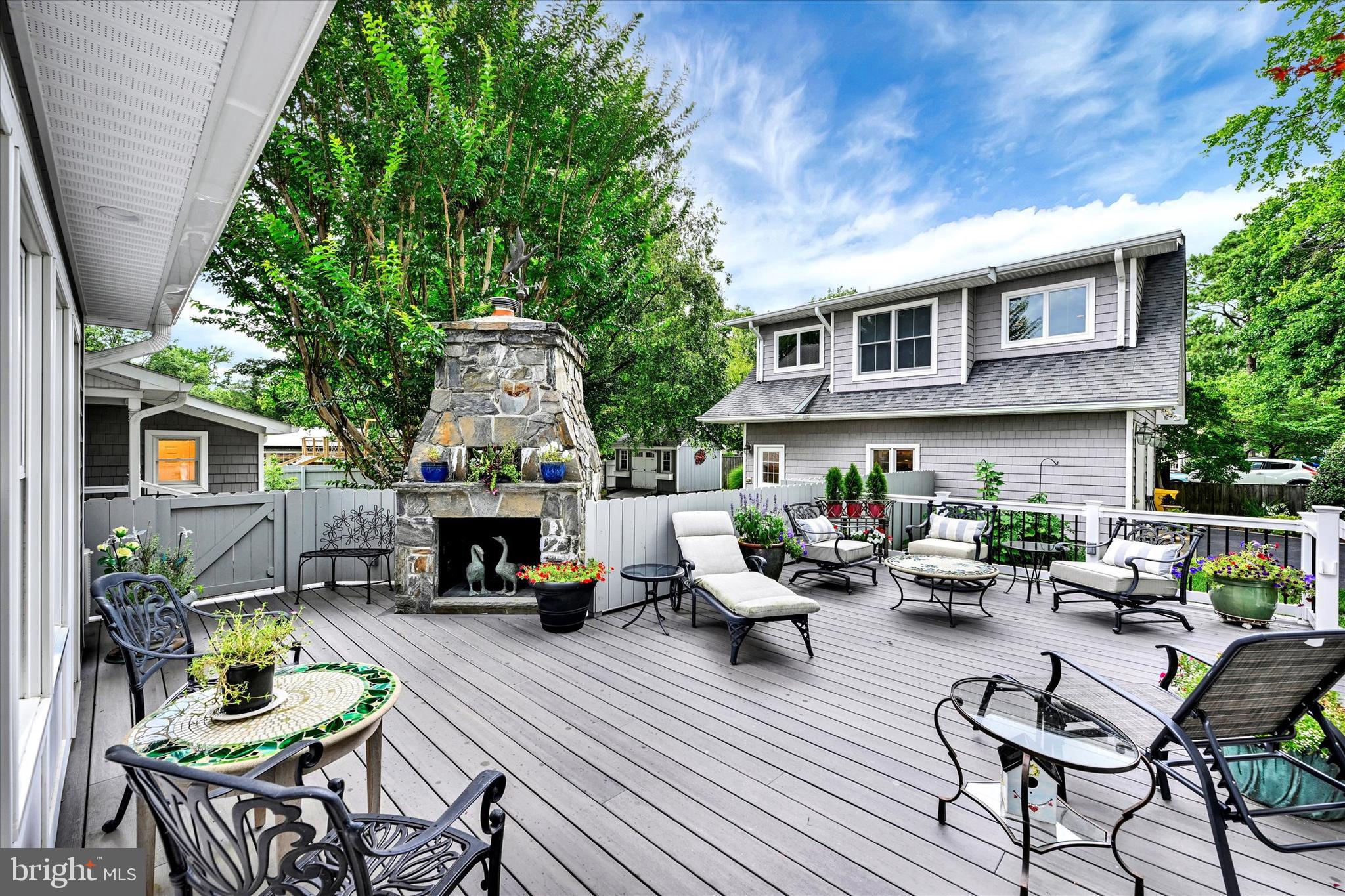 FRANKLIN MANOR BEACH - Residential